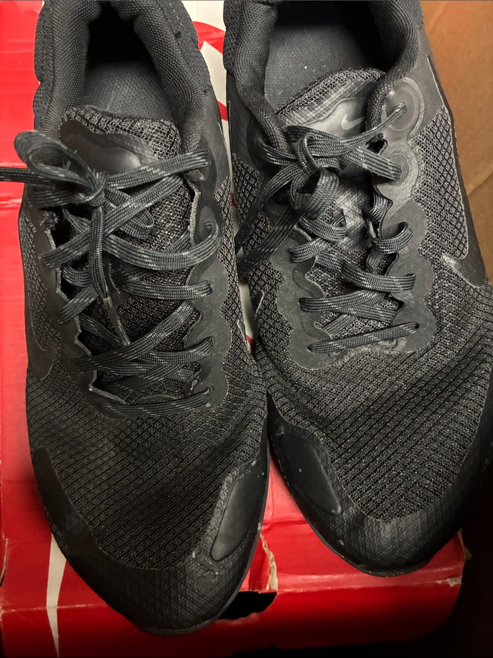 Nike Men’s Black Lightweight Training Sneakers Size 9